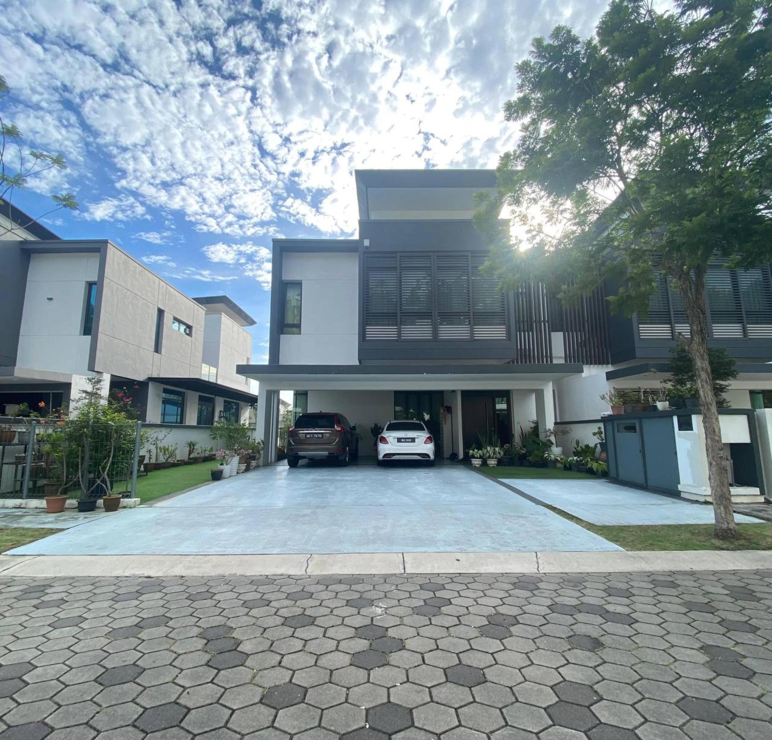 3 Storey Semi-D Sunway Montana, Taman Melawati, Kuala Lumpur